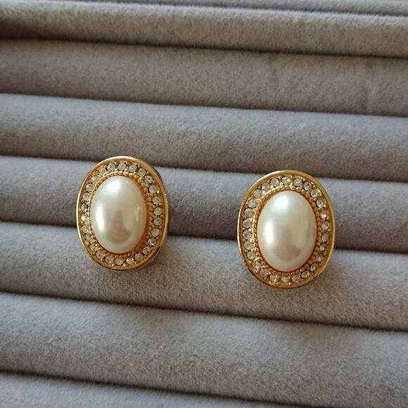 Authentic vintage Christian Dior pearl and crystal earrings - Clip Ons - Picture 1 of 5